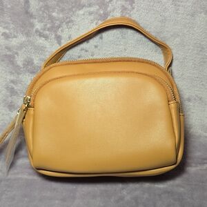Stylish yellow/tan Leather Handbag
